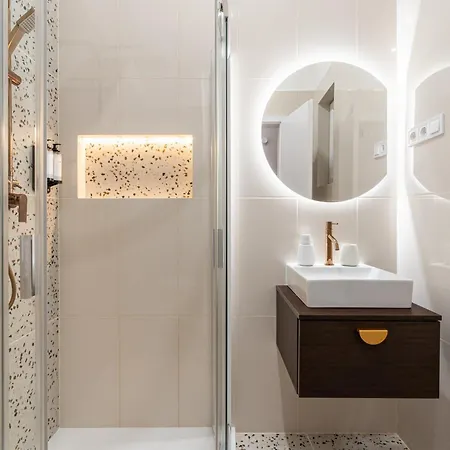 W18 - Boutique Apartments, Location By Bqa *