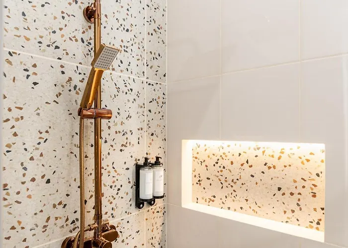 W18 - Boutique Apartments, Location By Bqa *
