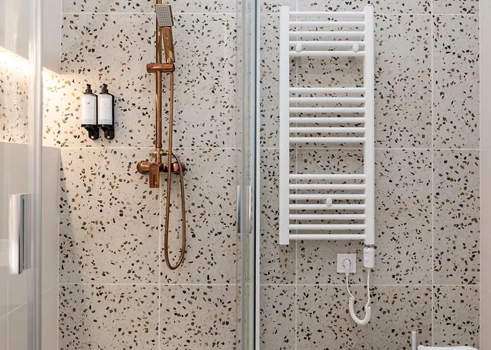 W18 - Boutique Apartments, Location By Bqa *