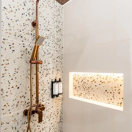 W18 - Boutique Apartments, Location By Bqa *
